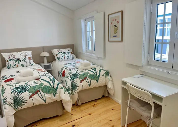 Egas Duplex Historic Centre * Гимарайнш